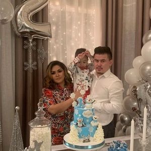 Meet your Posher, Hanifa